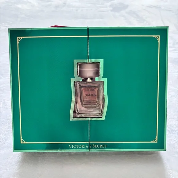 VICTORIA'S SECRET Daring Fragrance 3-Piece Gift Set - Picture 14 of 14
